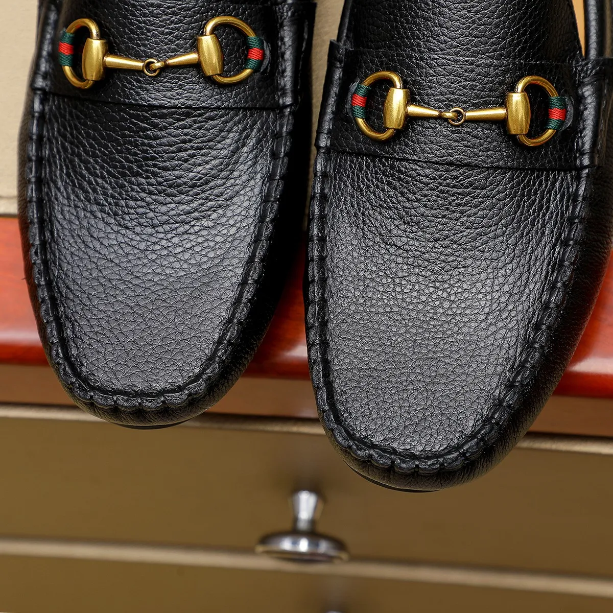 Men's shoes💰380💰🕷🕷️【 GUCCI 】Gucci's best-selling trendy men's casual slip-on shoes 🇨🇳Official website original 1:1 mold 💯Original quality, fine workmanship ☘Fashionable and versatile, perfect shape, comfortable on the feet 🍓Trendy men's recommended model, imported cowhide on the top layer 🎋High-quality pigskin lining, rubber wear-resistant and non-slip outsole, high-end atmosphere, worth owning 🍉Optional 38-44
